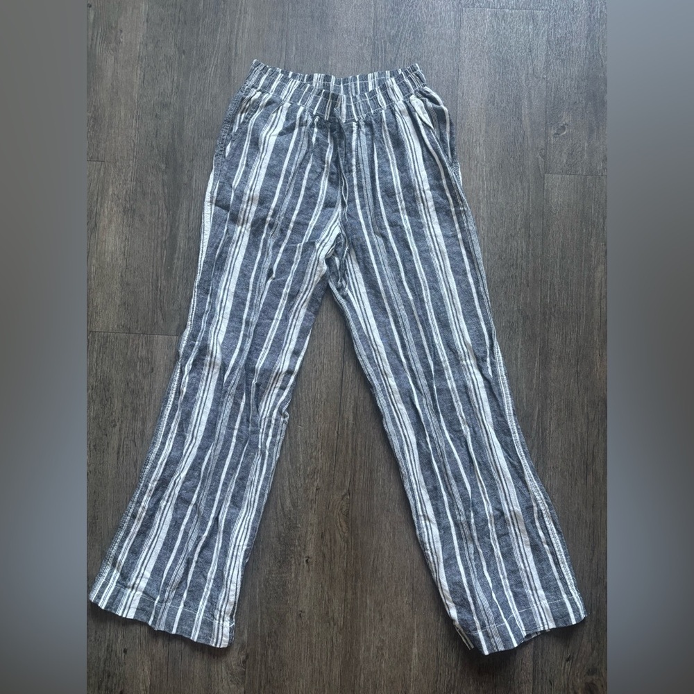 Briggs New York Black and White Striped Pants